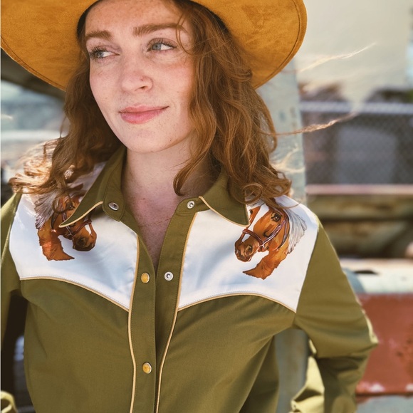Western Olive Green Shirt with Horse Print - Picture 3 of 8